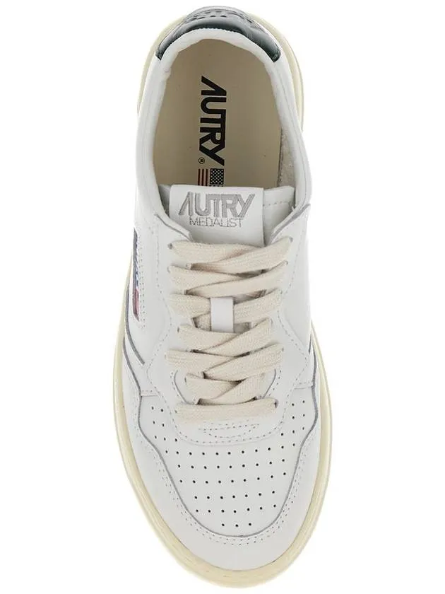 'Medalist' White Low Top Sneakers With Contrasting Heel Tab In Leather Woman