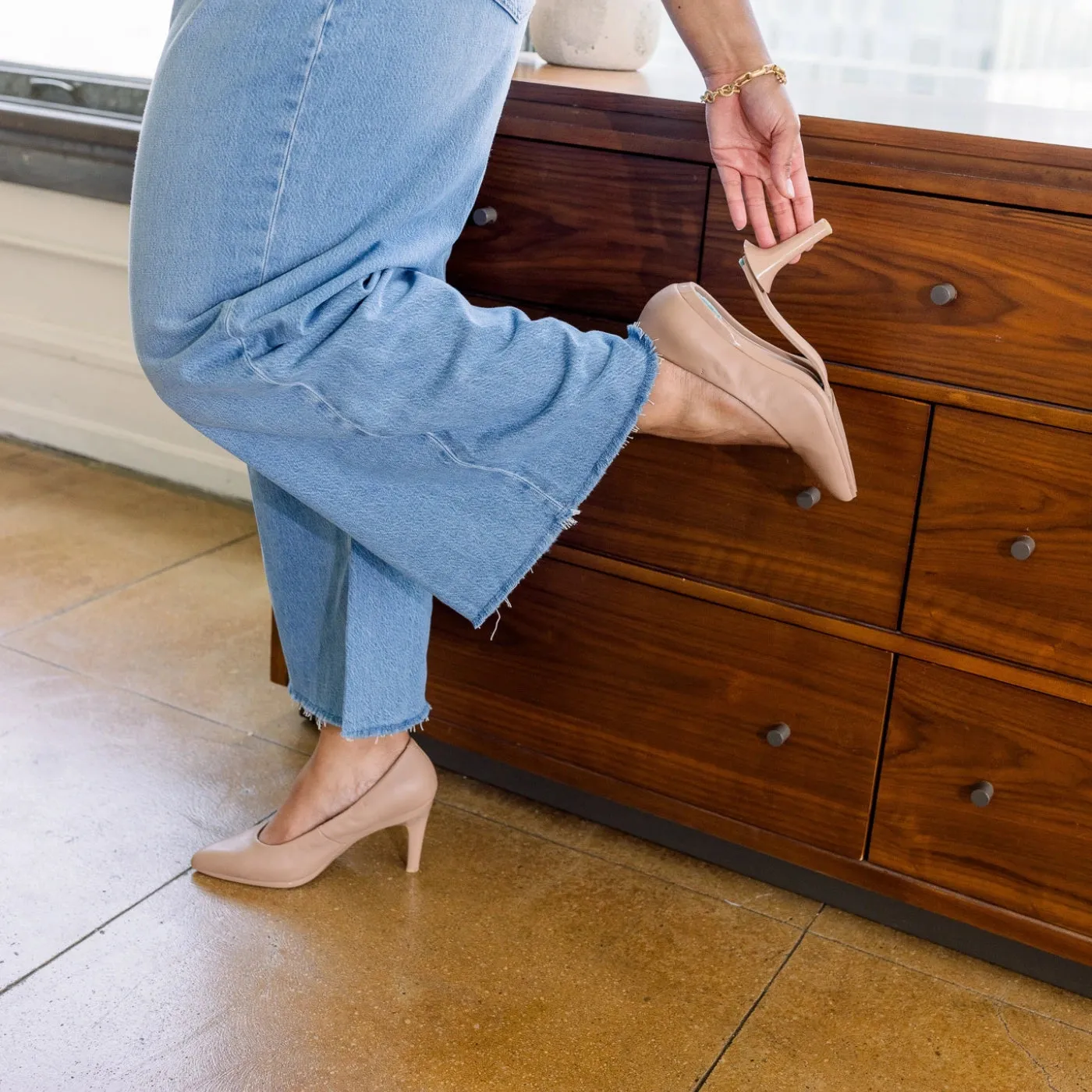 The Pump Wide Width - Latte Stretch Leather 4 Stiletto
